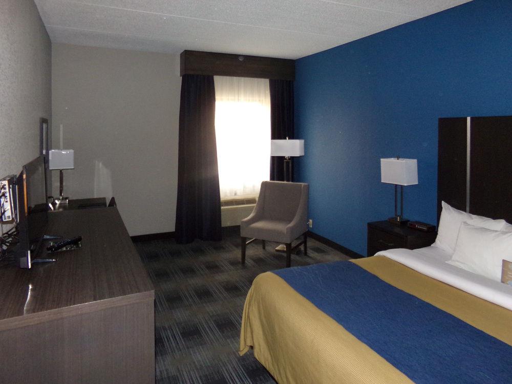 Comfort Inn Cleveland Airport Міддлберґ-Гайтс Екстер'єр фото