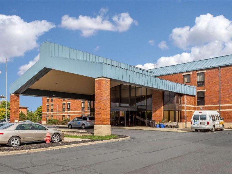 Comfort Inn Cleveland Airport Міддлберґ-Гайтс Екстер'єр фото
