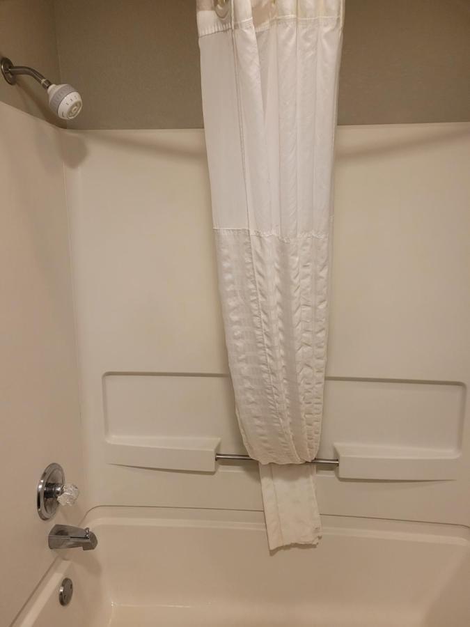 Comfort Inn Cleveland Airport Міддлберґ-Гайтс Екстер'єр фото