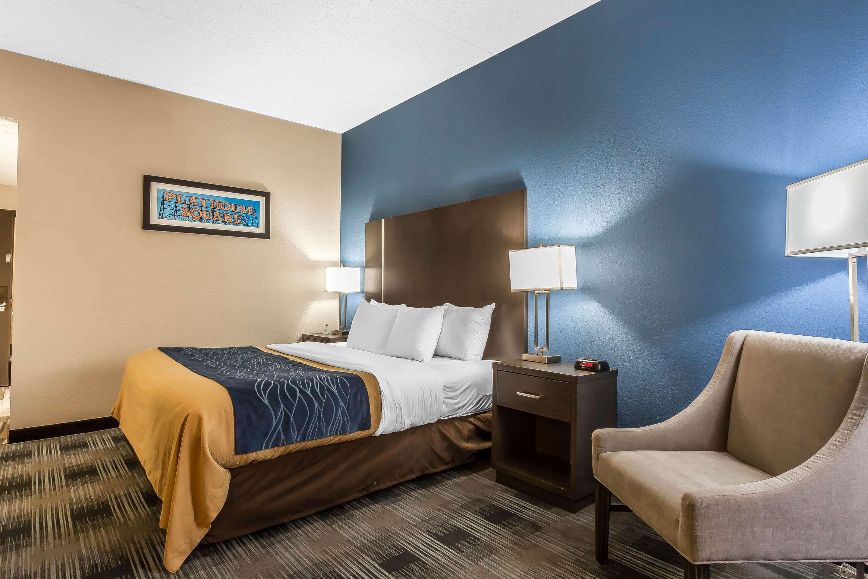 Comfort Inn Cleveland Airport Міддлберґ-Гайтс Екстер'єр фото