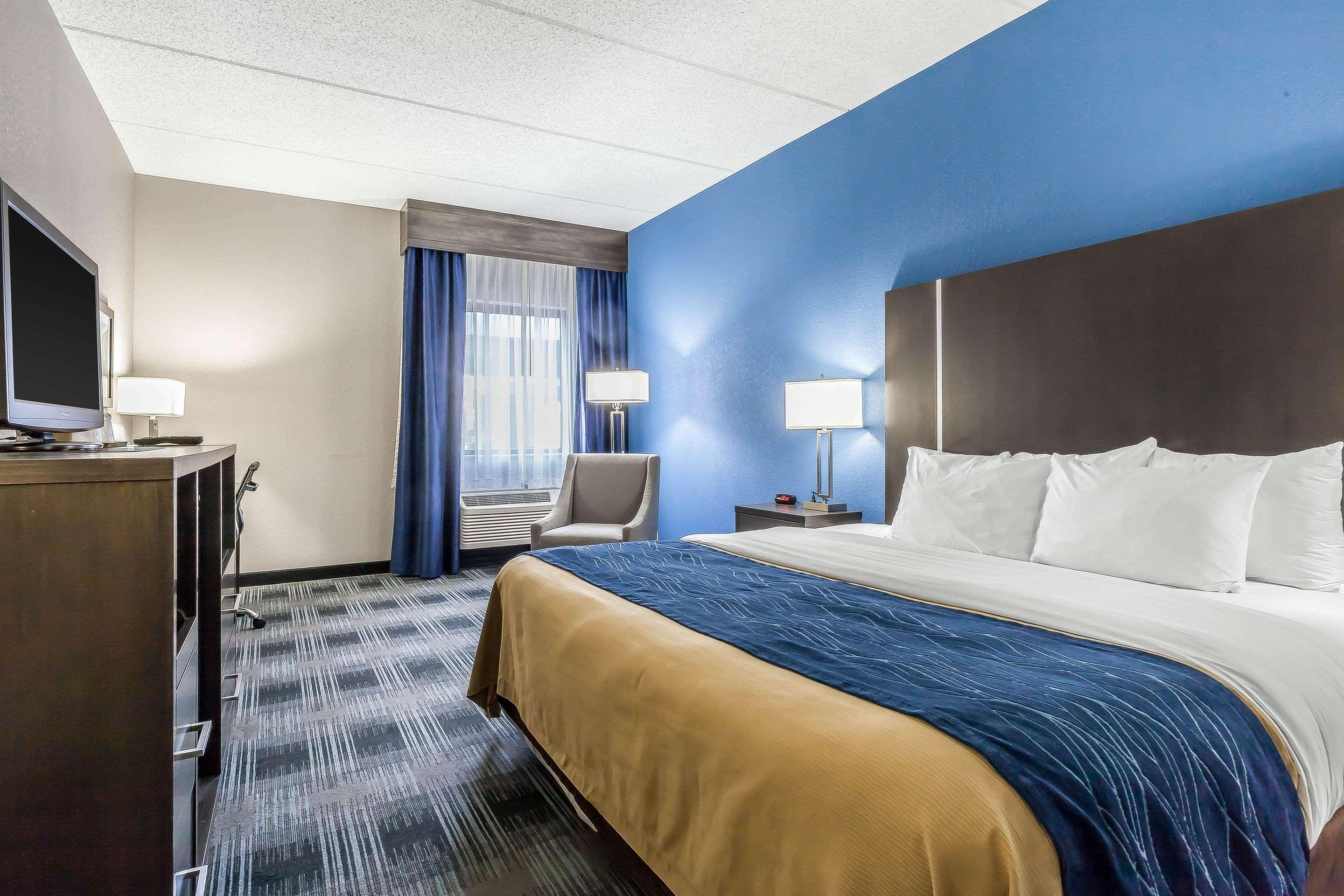 Comfort Inn Cleveland Airport Міддлберґ-Гайтс Екстер'єр фото