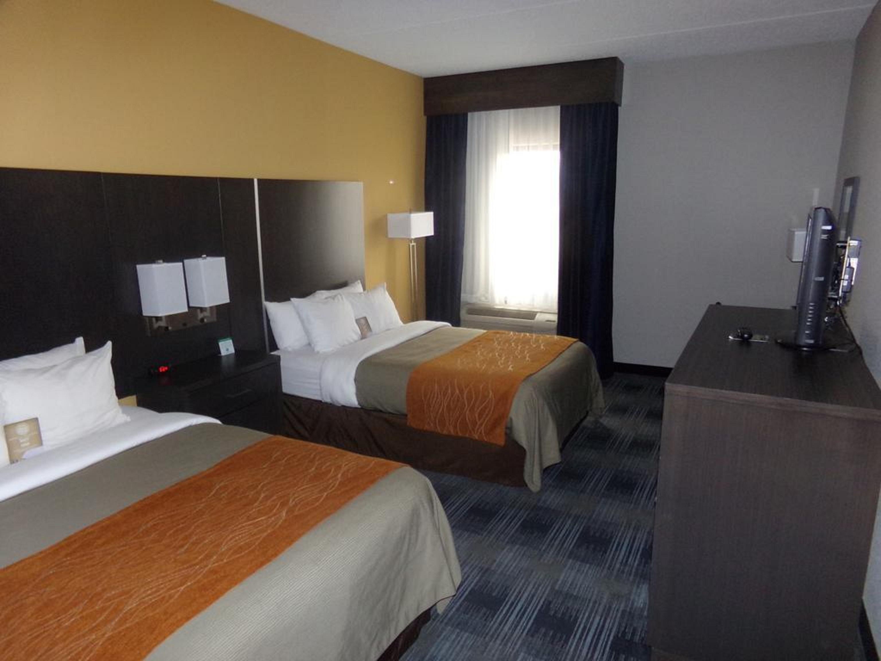 Comfort Inn Cleveland Airport Міддлберґ-Гайтс Екстер'єр фото