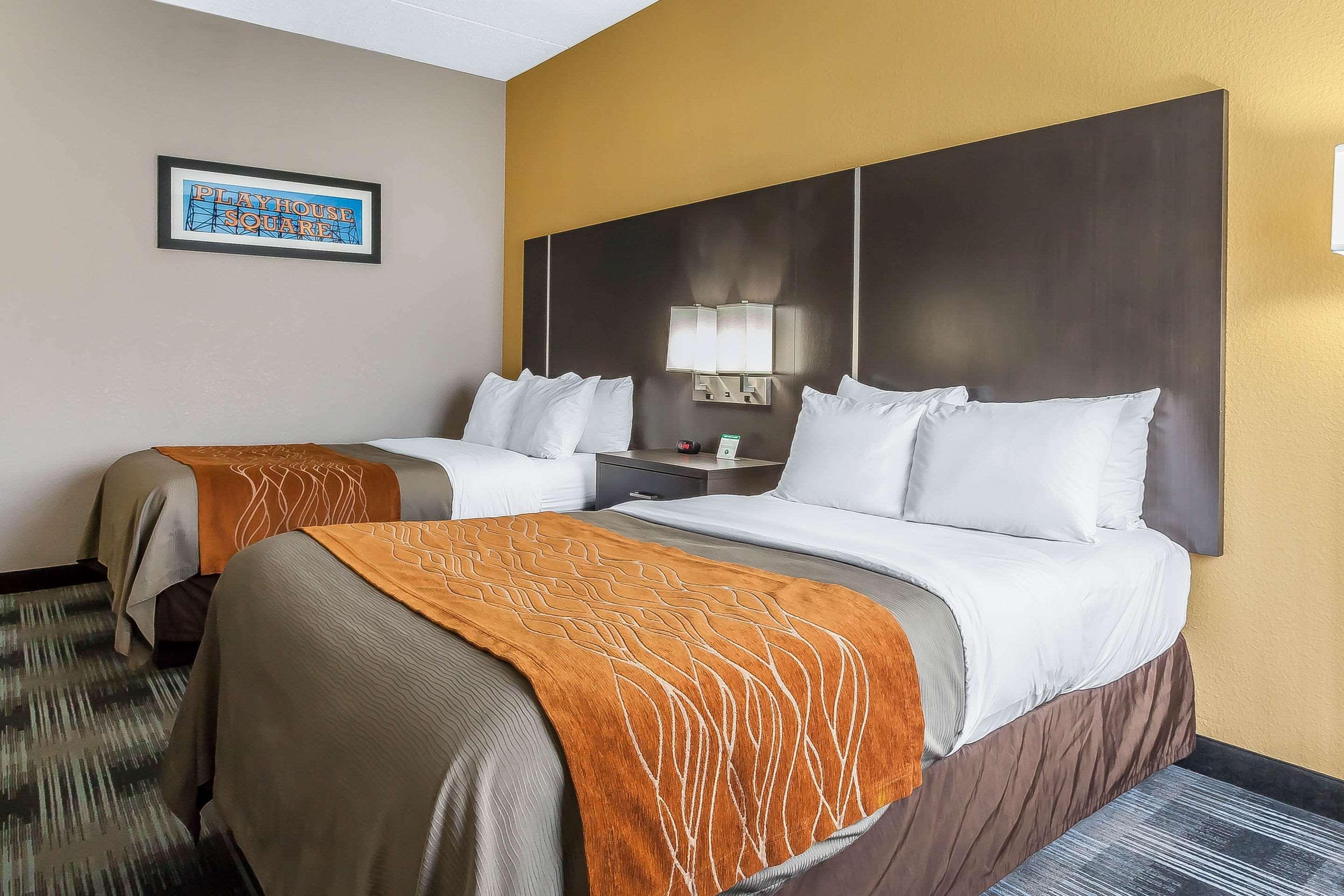 Comfort Inn Cleveland Airport Міддлберґ-Гайтс Екстер'єр фото