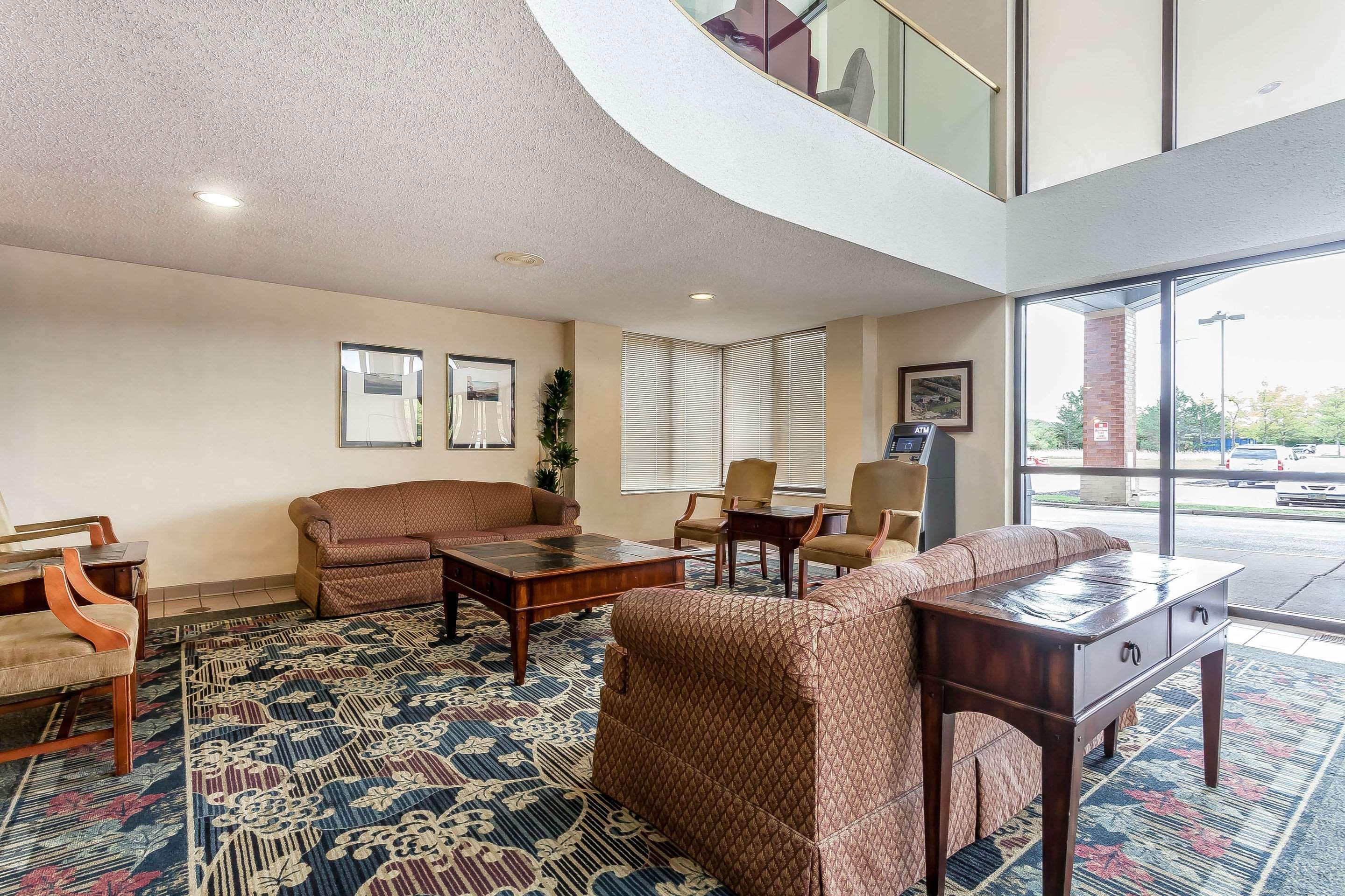 Comfort Inn Cleveland Airport Міддлберґ-Гайтс Екстер'єр фото