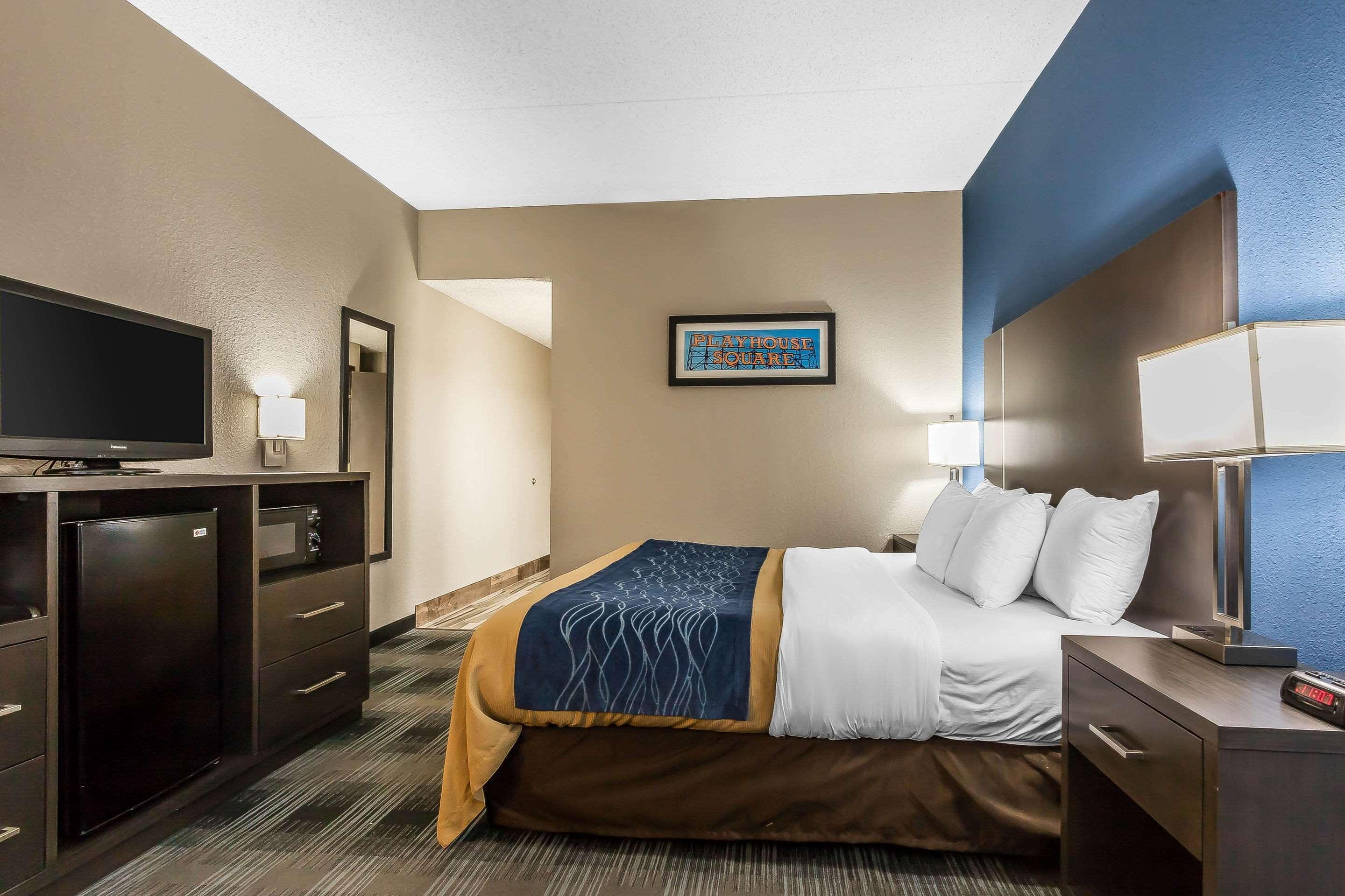 Comfort Inn Cleveland Airport Міддлберґ-Гайтс Екстер'єр фото