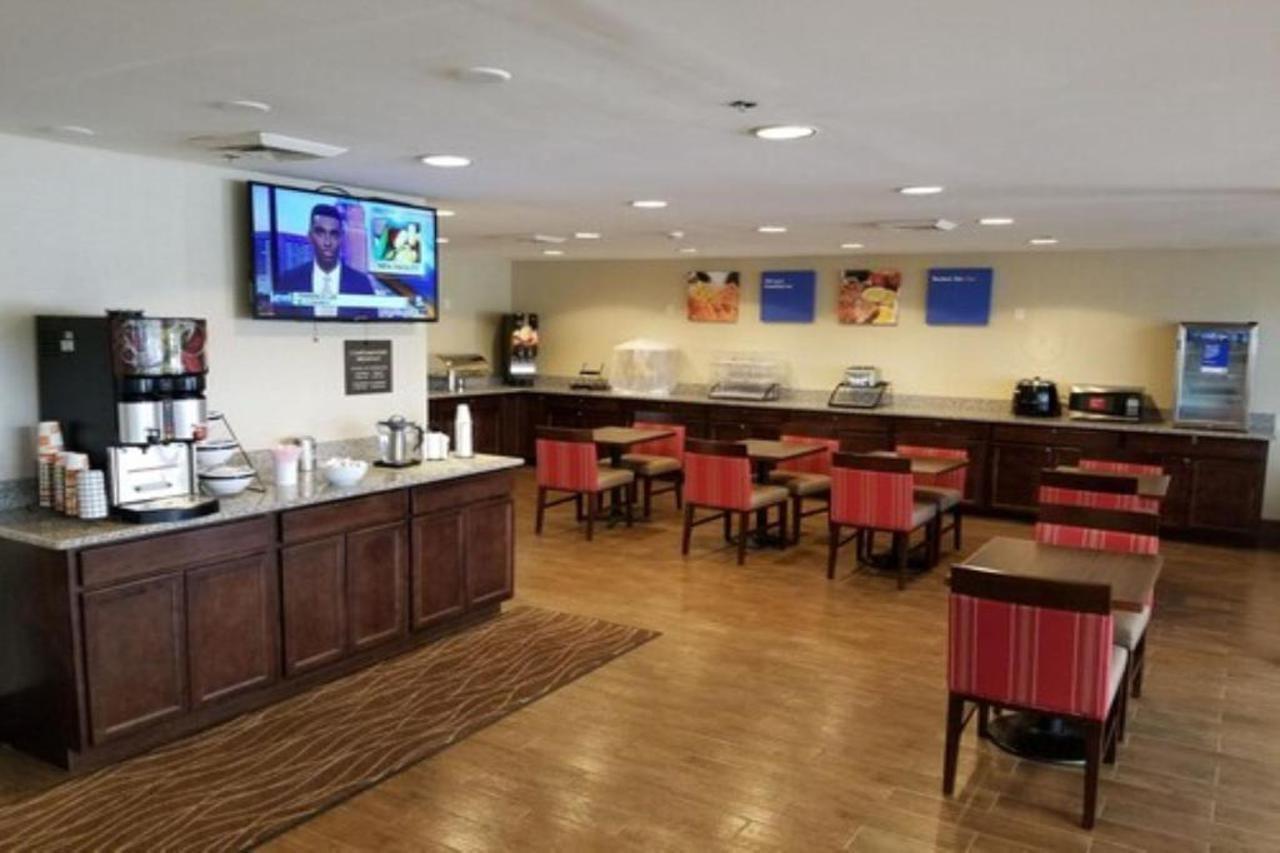 Comfort Inn Cleveland Airport Міддлберґ-Гайтс Екстер'єр фото