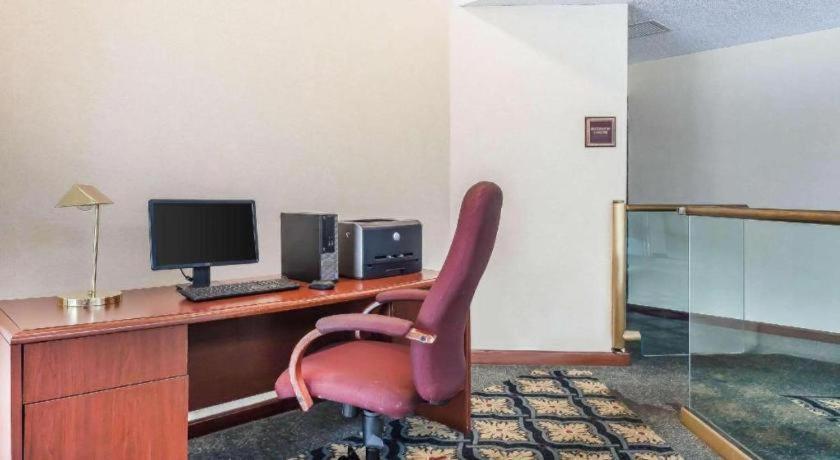 Comfort Inn Cleveland Airport Міддлберґ-Гайтс Екстер'єр фото